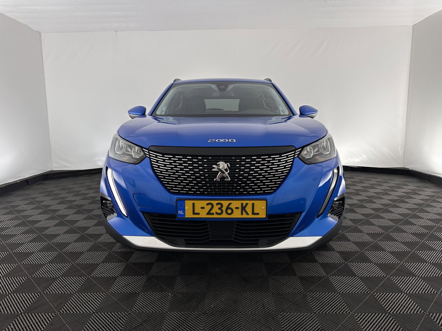 Peugeot 2008 1.5 BlueHDi Blue Lease Allure (INCL.  BTW) Aut. *FULL-LED | LEATHER-FABRIC | NAVI-FULLMAP | DIGI-COCKPIT | SPORTSEATS | CAMERA | KEYLESS | PRIVACY-GLASS |  CARPLAY | ECC | PDC | CRUISE | CARPLAY | TOWBAR | 18"ALU*