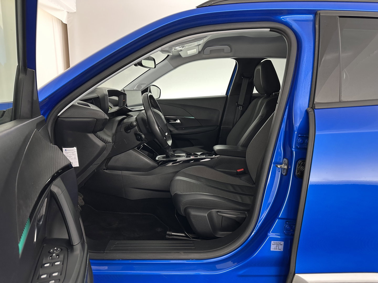 Peugeot 2008 1.5 BlueHDi Blue Lease Allure (INCL.  BTW) Aut. *FULL-LED | LEATHER-FABRIC | NAVI-FULLMAP | DIGI-COCKPIT | SPORTSEATS | CAMERA | KEYLESS | PRIVACY-GLASS |  CARPLAY | ECC | PDC | CRUISE | CARPLAY | TOWBAR | 18"ALU*