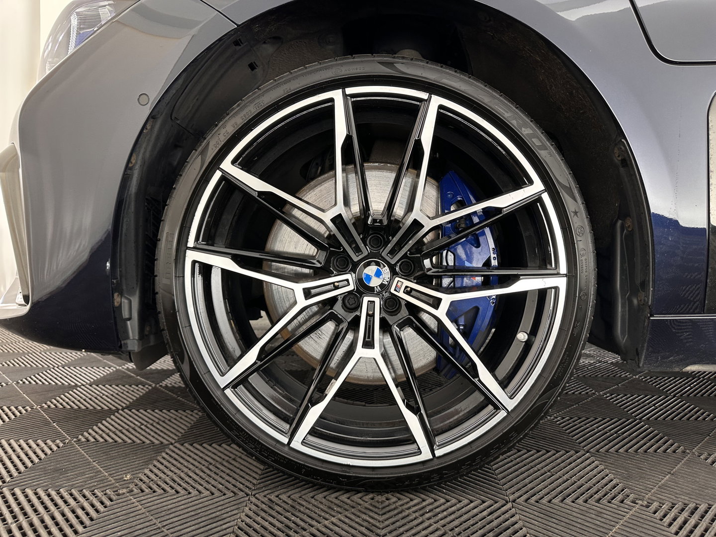 BMW 7 Serie 745e M-Sportpack High Executive (Plug-In) Aut. *PANO | LEATHER | LASERLIGHT | HEAD-UP | ADAPTIVE-CRUISE | BLINDSPOT | SOFT-CLOSE | HARMAN/KARDON | NIGHT-VISION | MEMORY-PACK | DIGI-COCKPIT | KEYLESS | DAB+ | TOPVIEW | HEATED-SEATS |