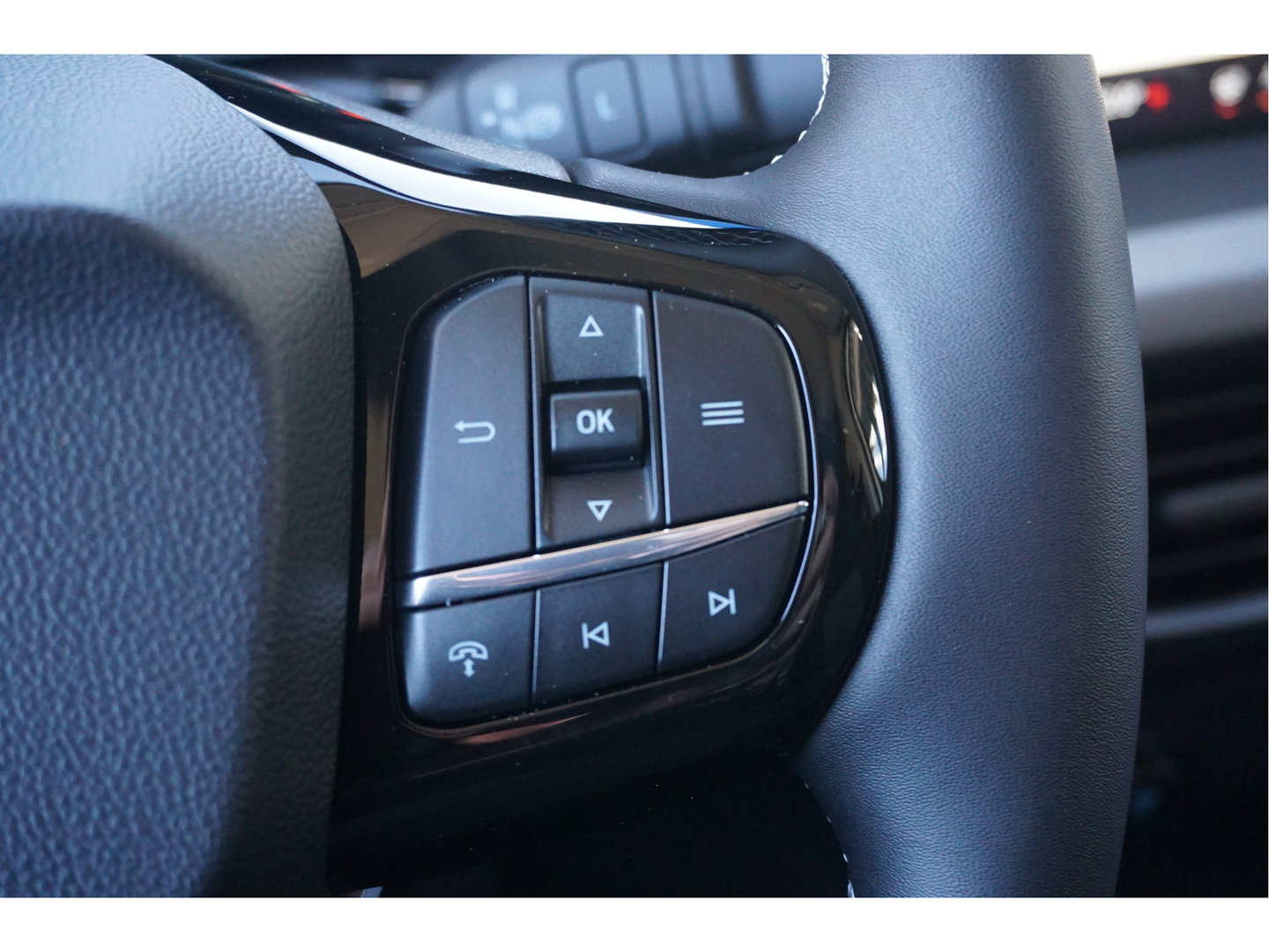 Ford Transit Courier Trend Elektrisch 44 kWh 136PK Apple CP/Android A, Cruise, Camera, Stoel/Stuur verwarming!! Nr. 575
