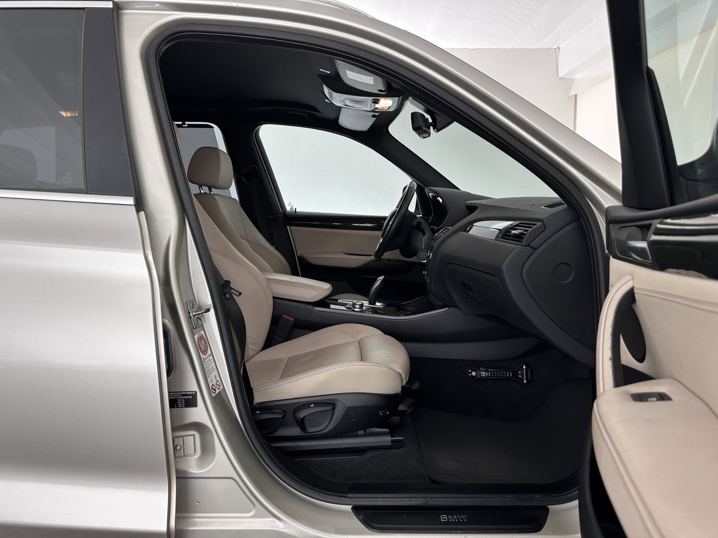 BMW X3 xDrive20d Upgrade Edition Aut. *LEATHER | XENON | HEATED-SPORTSEATS | HIFI-SOUND | PRIVACY-GLASS | NAVI-FULLMAP | ECC | PDC | CRUISE |