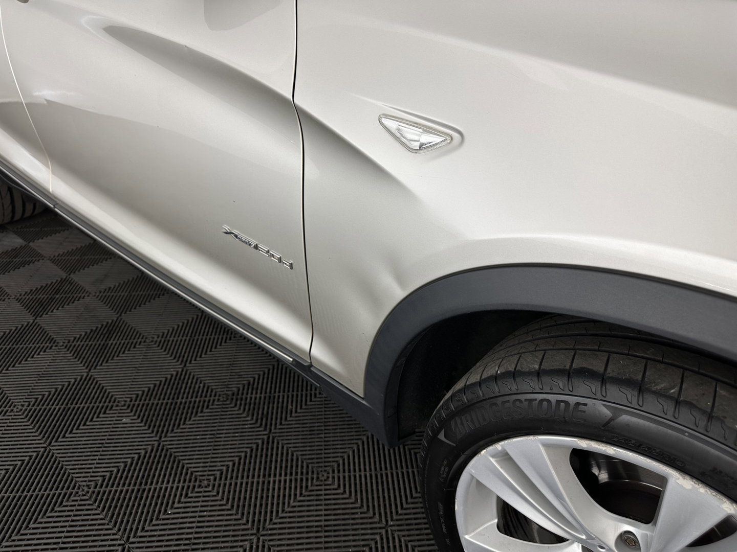 BMW X3 xDrive20d Upgrade Edition Aut. *LEATHER | XENON | HEATED-SPORTSEATS | HIFI-SOUND | PRIVACY-GLASS | NAVI-FULLMAP | ECC | PDC | CRUISE |