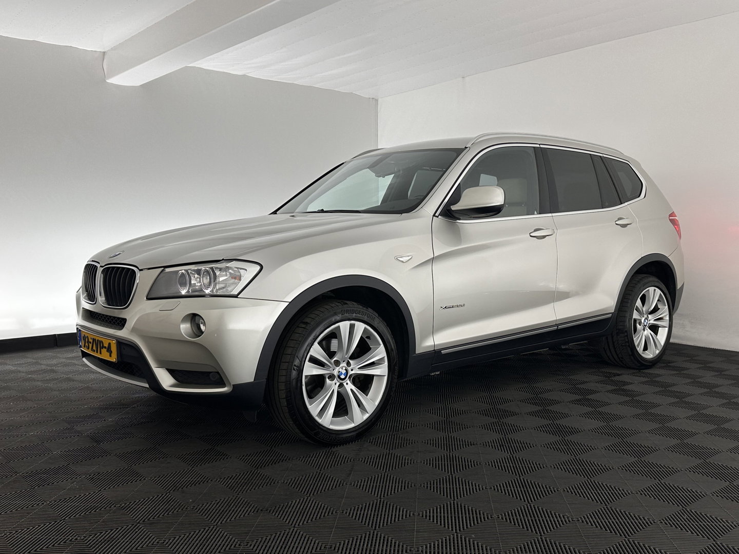 BMW X3 xDrive20d Upgrade Edition Aut. *LEATHER | XENON | HEATED-SPORTSEATS | HIFI-SOUND | PRIVACY-GLASS | NAVI-FULLMAP | ECC | PDC | CRUISE |