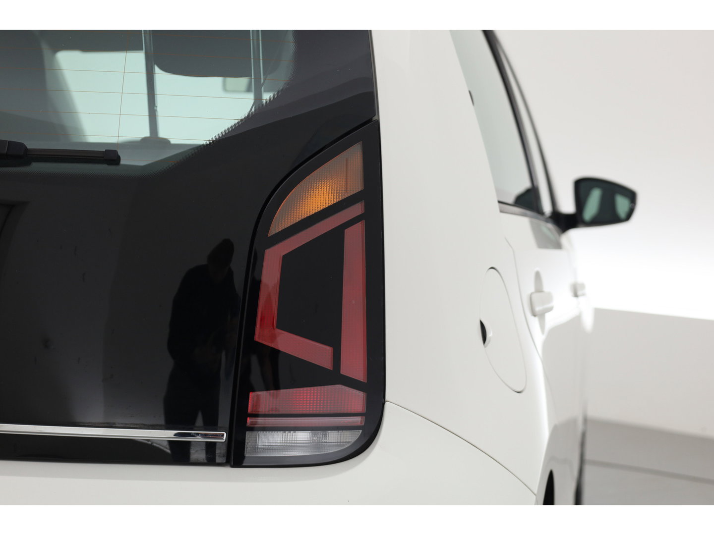Volkswagen up! 1.0 BMT move up! | Orgi. NL | Bluetooth | DAB | Licht- Regensensor | |Airco | 15'' LMV |