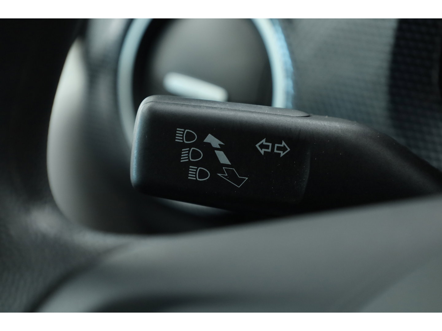 Volkswagen up! 1.0 BMT move up! | Orgi. NL | Bluetooth | DAB | Licht- Regensensor | |Airco | 15'' LMV |