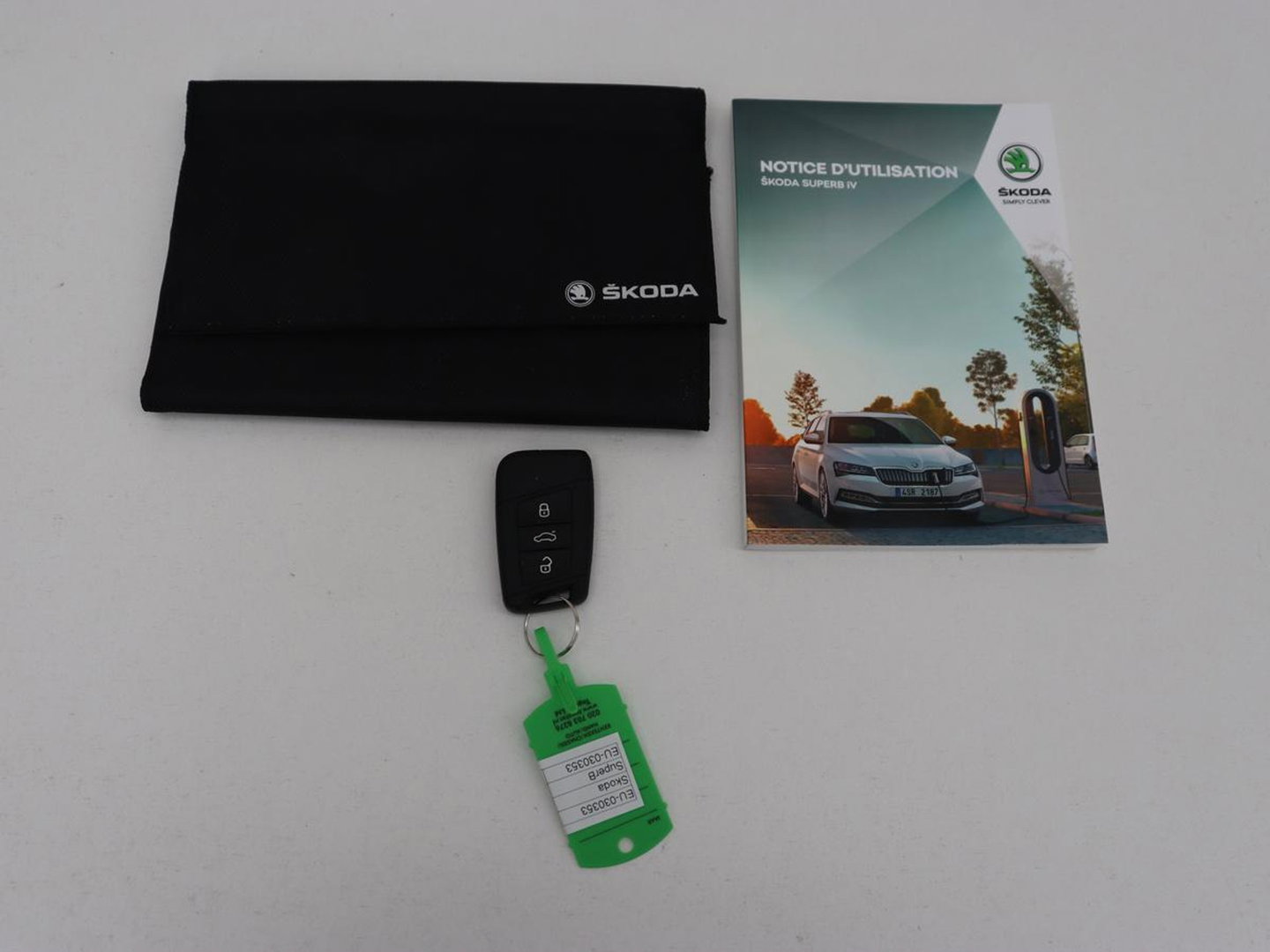 Škoda Superb 1.4 TSI iV Business Edition | SOH 87,2% | Camera | Carplay | Full LED | Digital Cockpit | Navigatie | Climate control | Cruise control | Bluetooth | Parkeerhulp | PHEV | Plug In