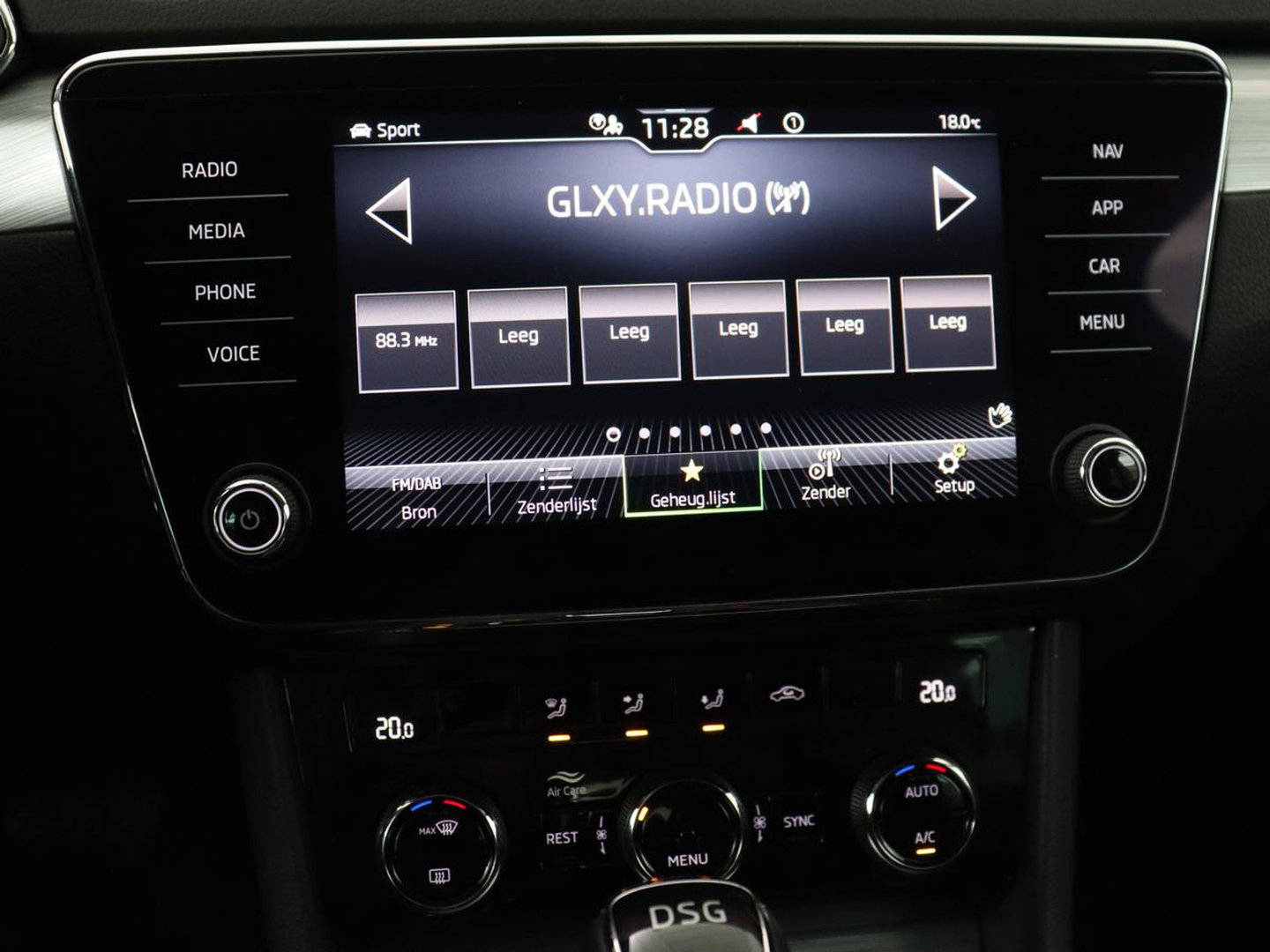 Škoda Superb 1.4 TSI iV Business Edition | SOH 87,2% | Camera | Carplay | Full LED | Digital Cockpit | Navigatie | Climate control | Cruise control | Bluetooth | Parkeerhulp | PHEV | Plug In