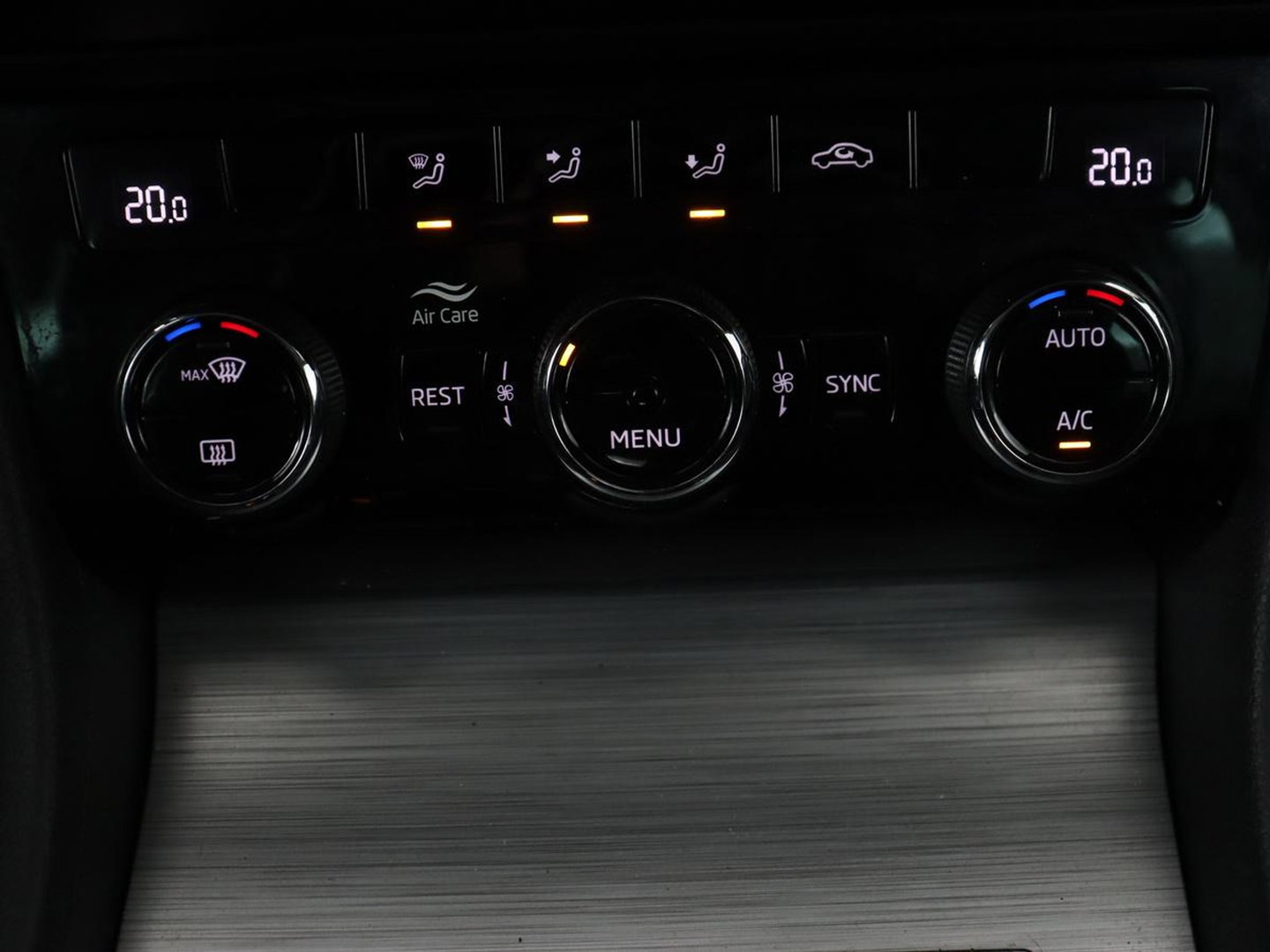 Škoda Superb 1.4 TSI iV Business Edition | SOH 87,2% | Camera | Carplay | Full LED | Digital Cockpit | Navigatie | Climate control | Cruise control | Bluetooth | Parkeerhulp | PHEV | Plug In