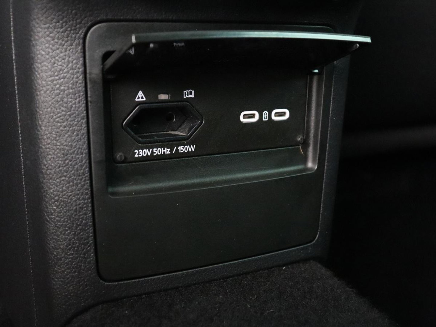 Škoda Superb 1.4 TSI iV Business Edition | SOH 87,2% | Camera | Carplay | Full LED | Digital Cockpit | Navigatie | Climate control | Cruise control | Bluetooth | Parkeerhulp | PHEV | Plug In