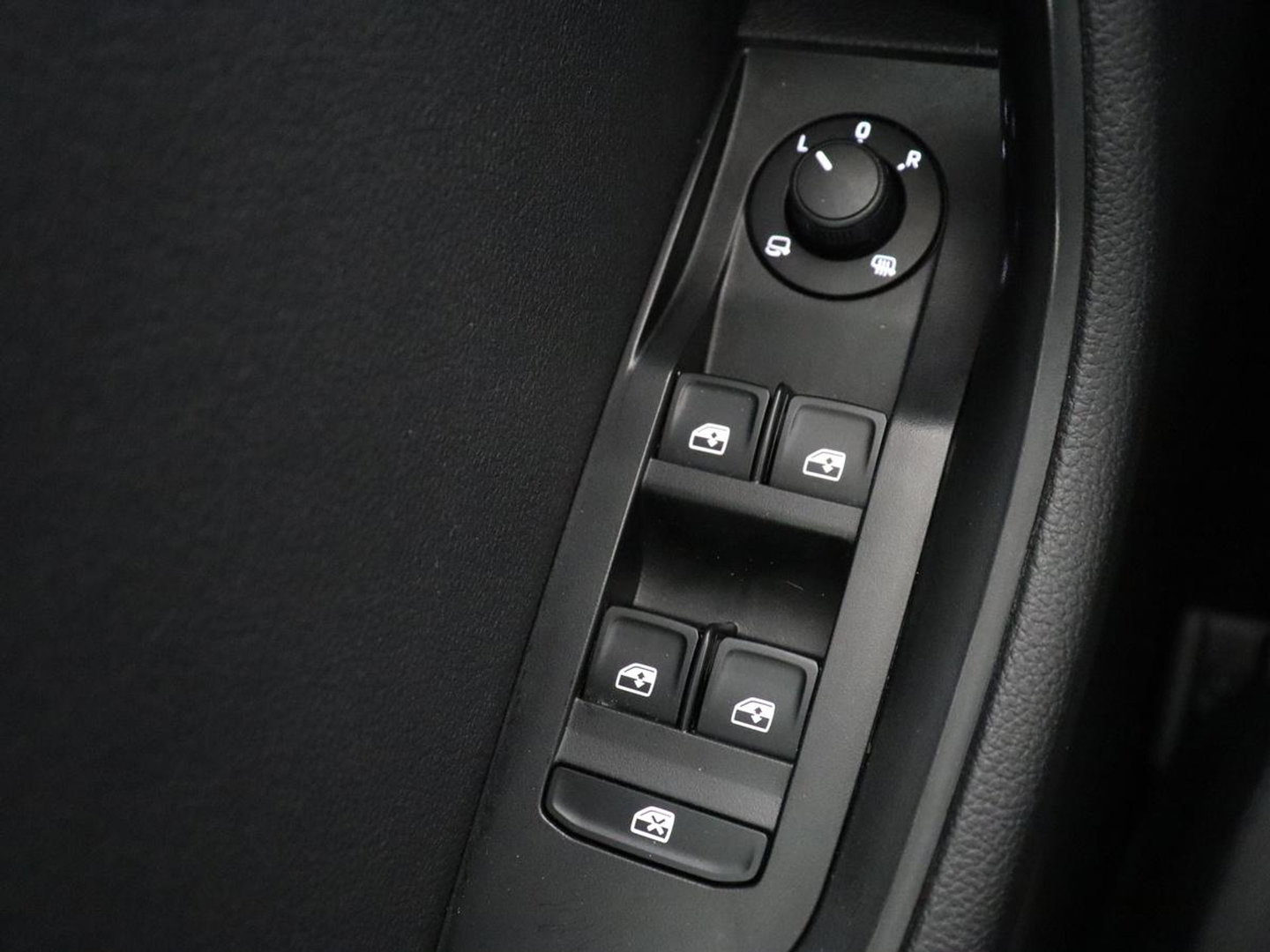 Škoda Superb 1.4 TSI iV Business Edition | SOH 87,2% | Camera | Carplay | Full LED | Digital Cockpit | Navigatie | Climate control | Cruise control | Bluetooth | Parkeerhulp | PHEV | Plug In