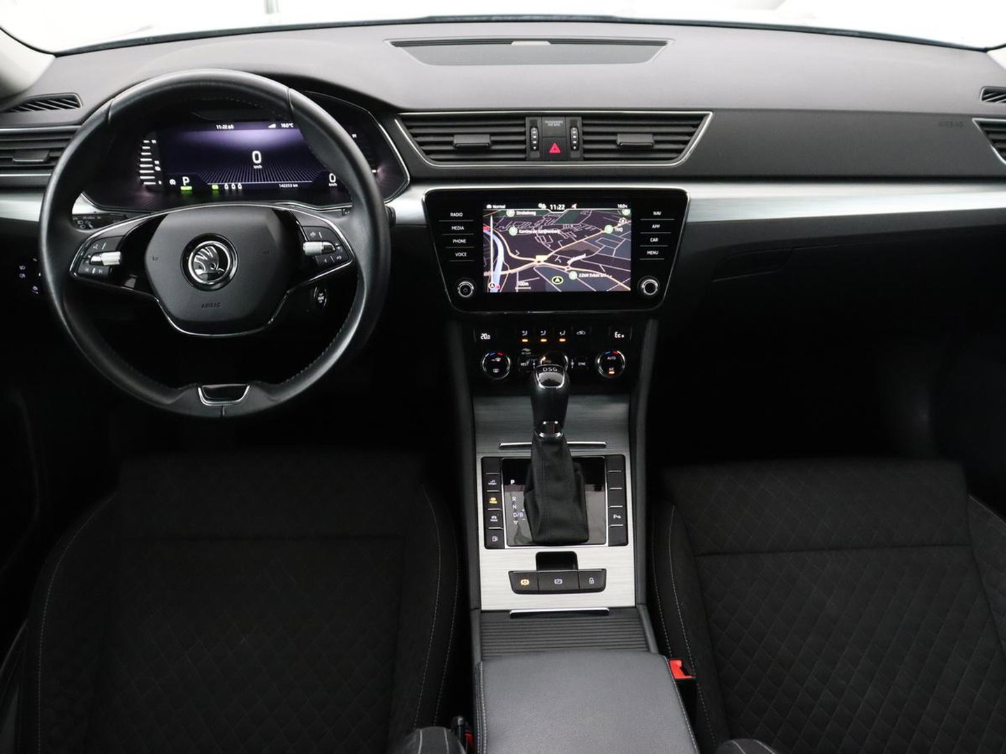 Škoda Superb 1.4 TSI iV Business Edition | SOH 87,2% | Camera | Carplay | Full LED | Digital Cockpit | Navigatie | Climate control | Cruise control | Bluetooth | Parkeerhulp | PHEV | Plug In