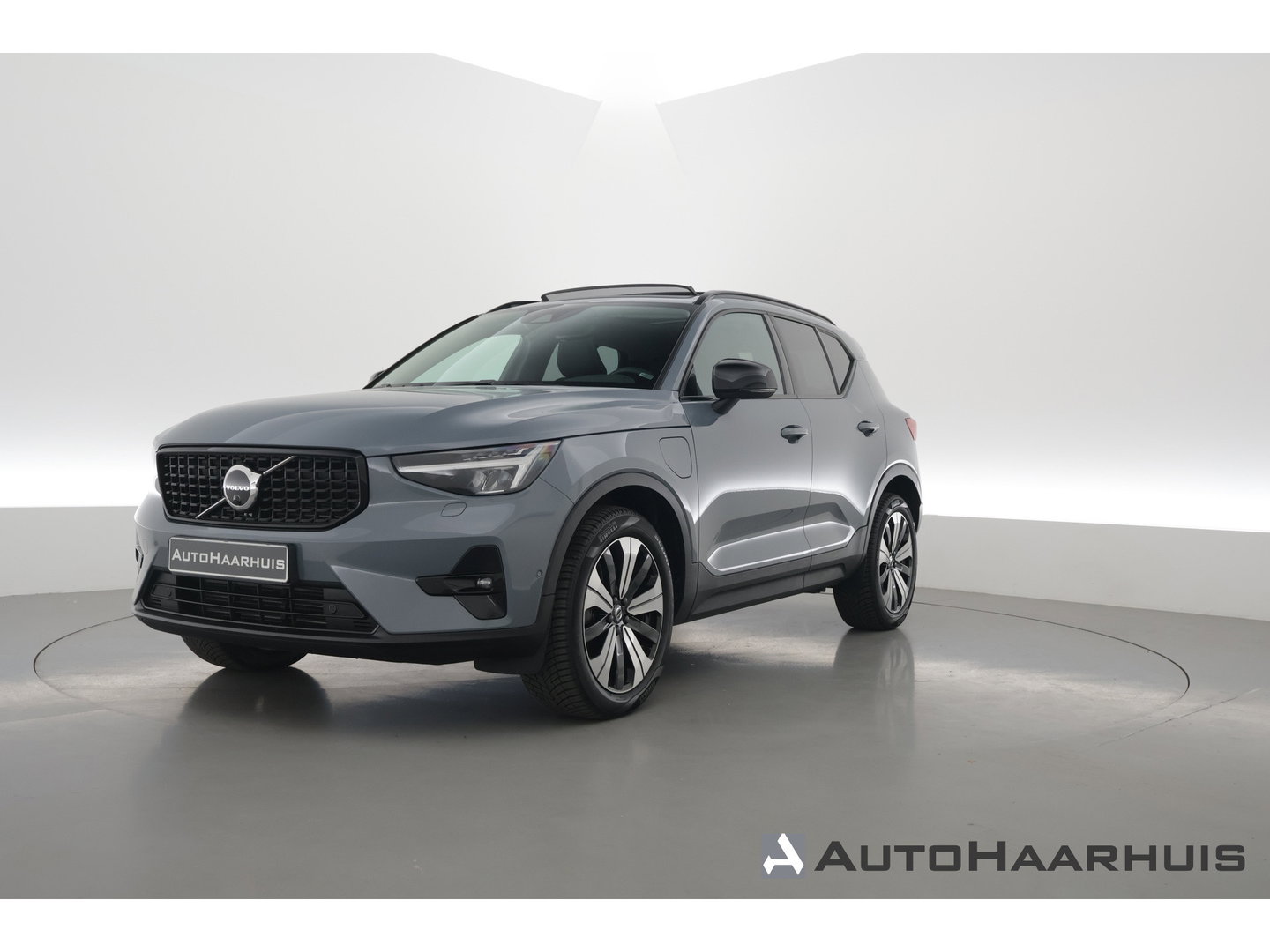 Volvo XC40 1.5 T5 Plug-in hybrid Ultimate Dark | SOH 95.9% | Pano | Leder | Adapt. Cruise | 360cam | Keyless | Stoel- Stuurverw. | Harman Kardon  x