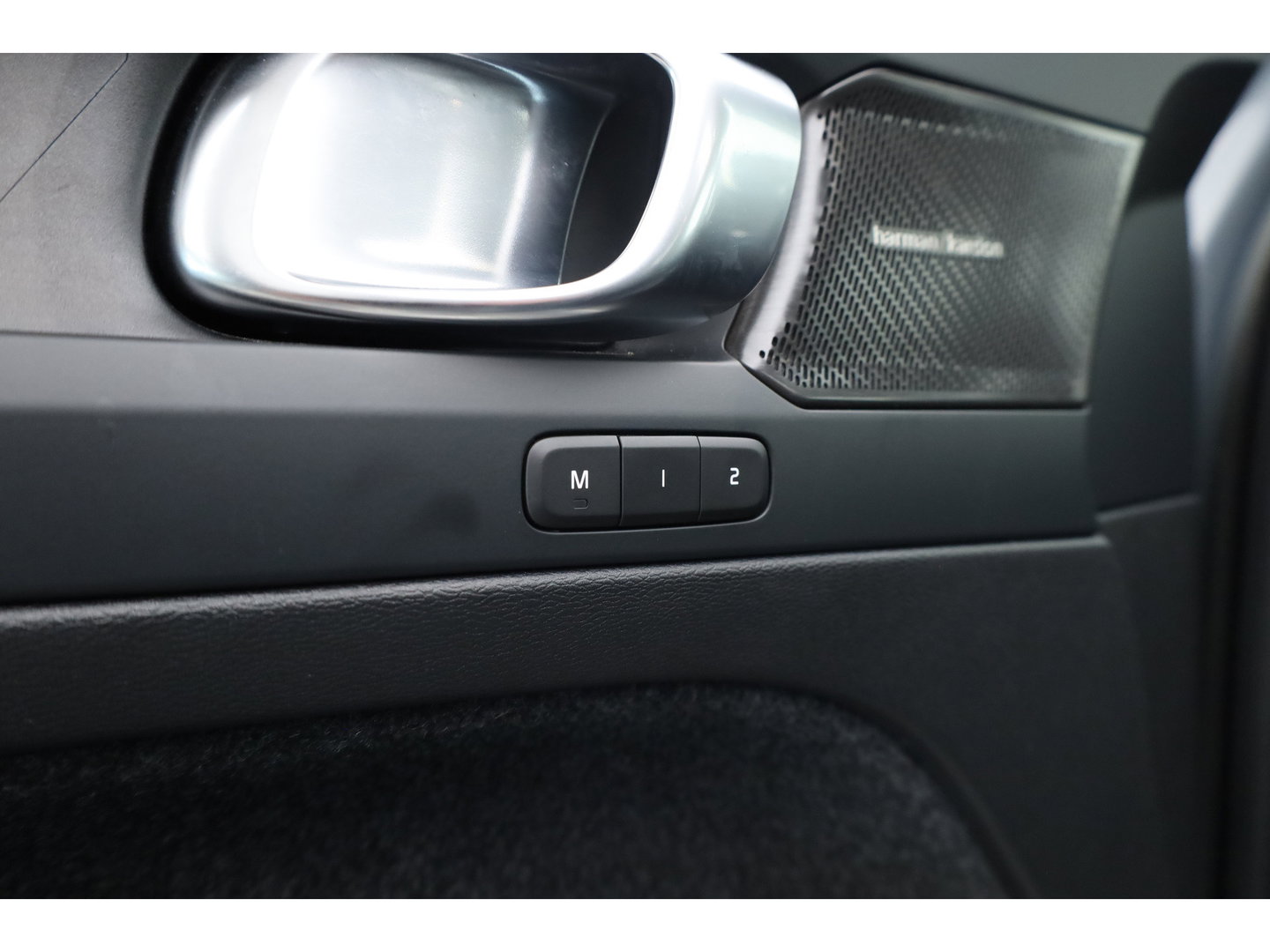 Volvo XC40 1.5 T5 Plug-in hybrid Ultimate Dark | SOH 95.9% | Pano | Leder | Adapt. Cruise | 360cam | Keyless | Stoel- Stuurverw. | Harman Kardon  x
