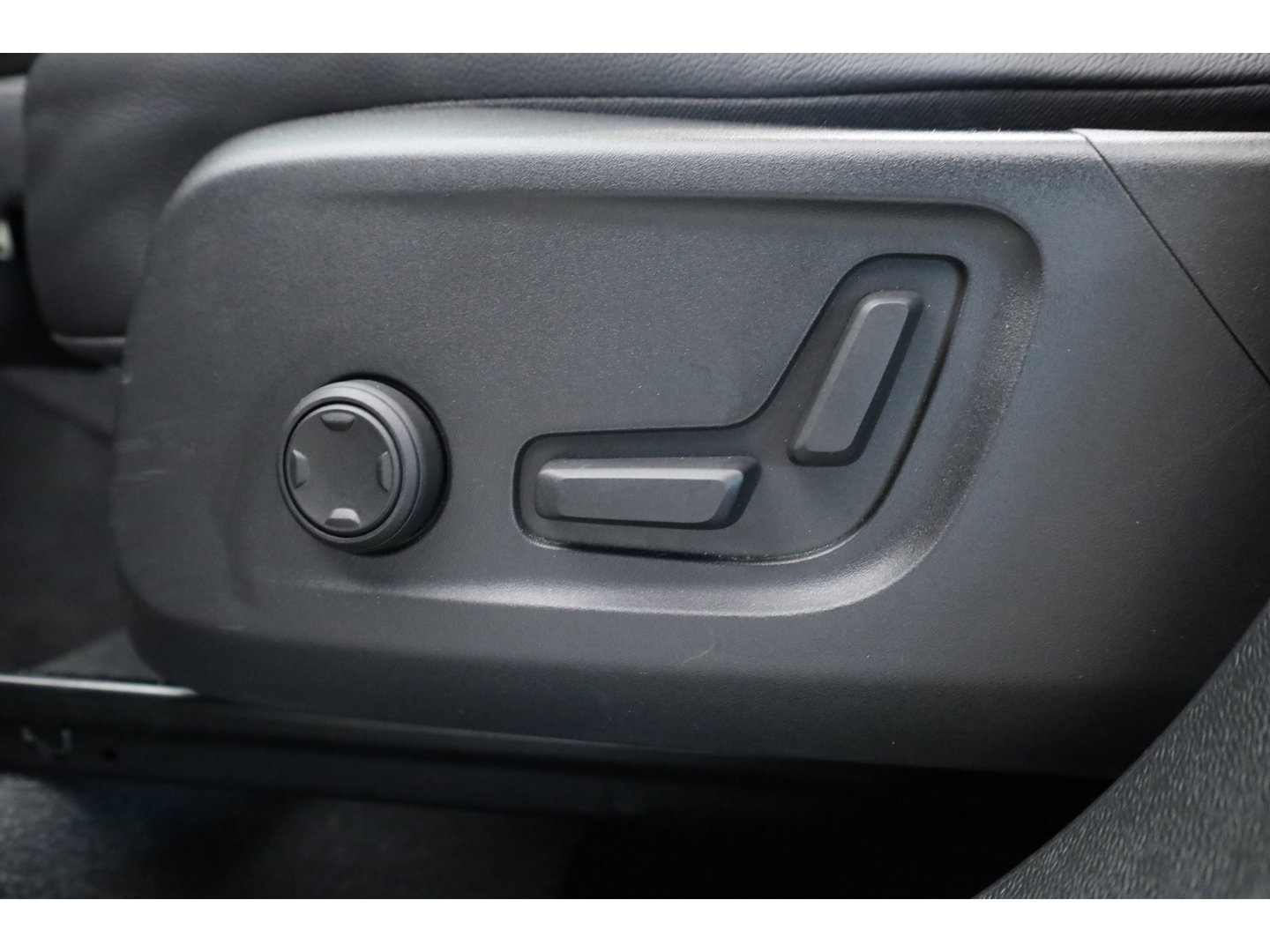 Volvo XC40 1.5 T5 Plug-in hybrid Ultimate Dark | SOH 95.9% | Pano | Leder | Adapt. Cruise | 360cam | Keyless | Stoel- Stuurverw. | Harman Kardon  x