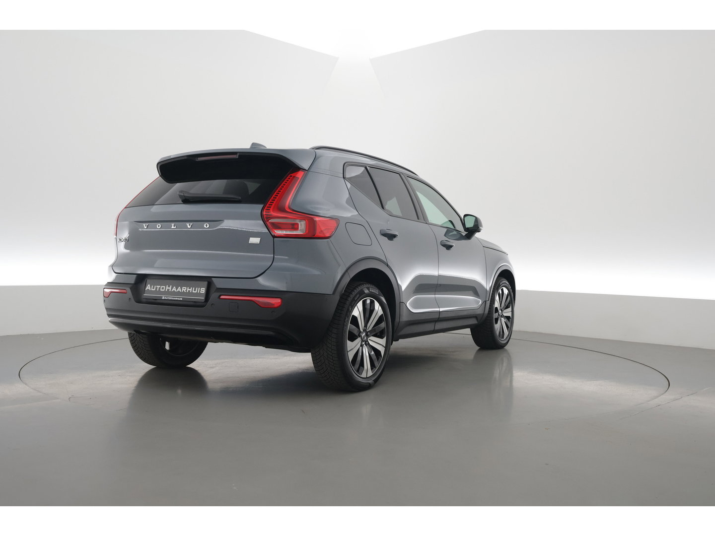 Volvo XC40 1.5 T5 Plug-in hybrid Ultimate Dark | SOH 95.9% | Pano | Leder | Adapt. Cruise | 360cam | Keyless | Stoel- Stuurverw. | Harman Kardon  x