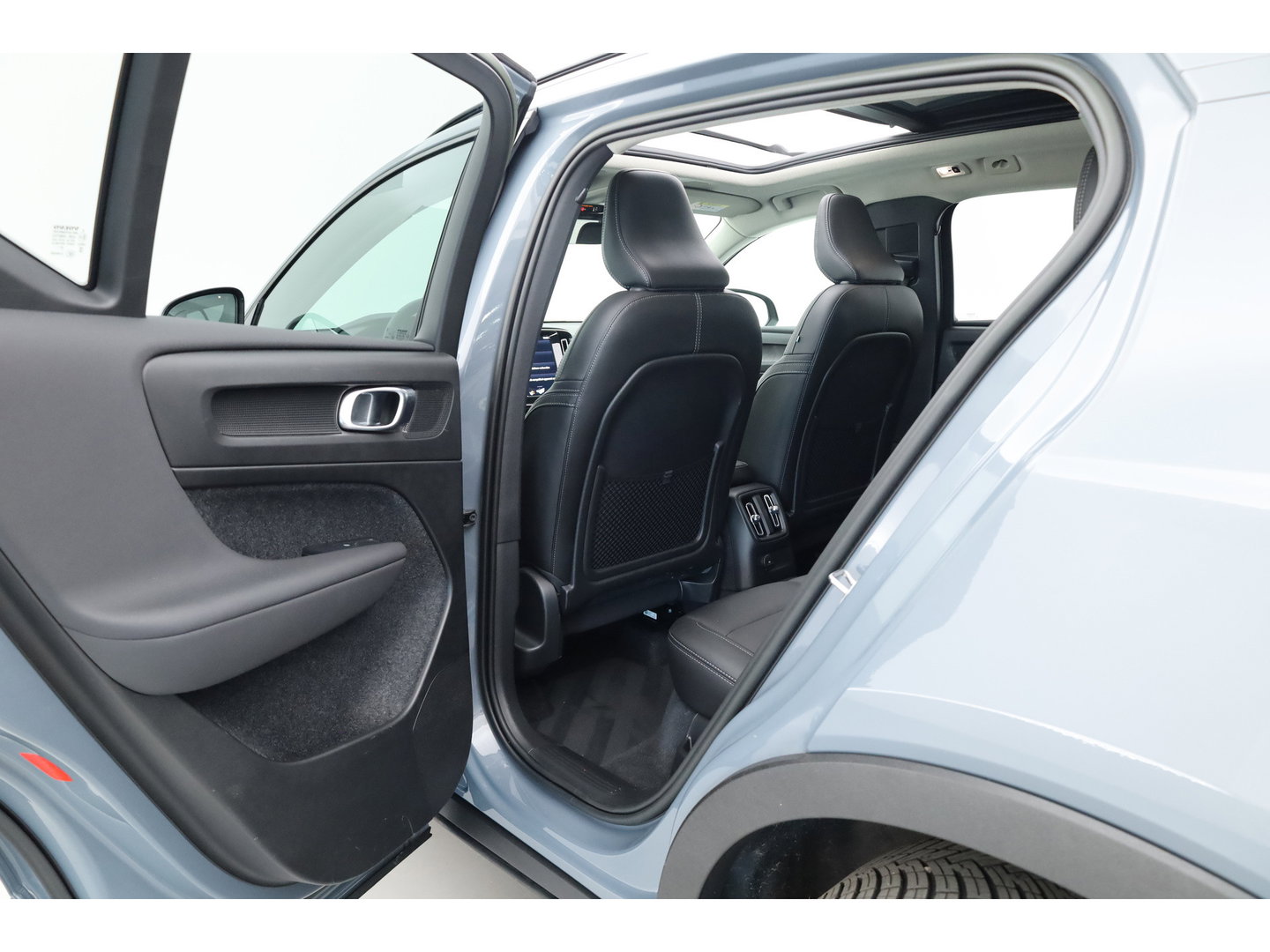 Volvo XC40 1.5 T5 Plug-in hybrid Ultimate Dark | SOH 95.9% | Pano | Leder | Adapt. Cruise | 360cam | Keyless | Stoel- Stuurverw. | Harman Kardon  x