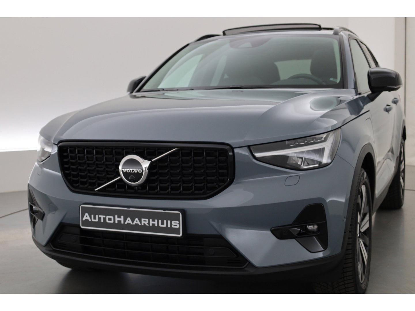 Volvo XC40 1.5 T5 Plug-in hybrid Ultimate Dark | SOH 95.9% | Pano | Leder | Adapt. Cruise | 360cam | Keyless | Stoel- Stuurverw. | Harman Kardon  x