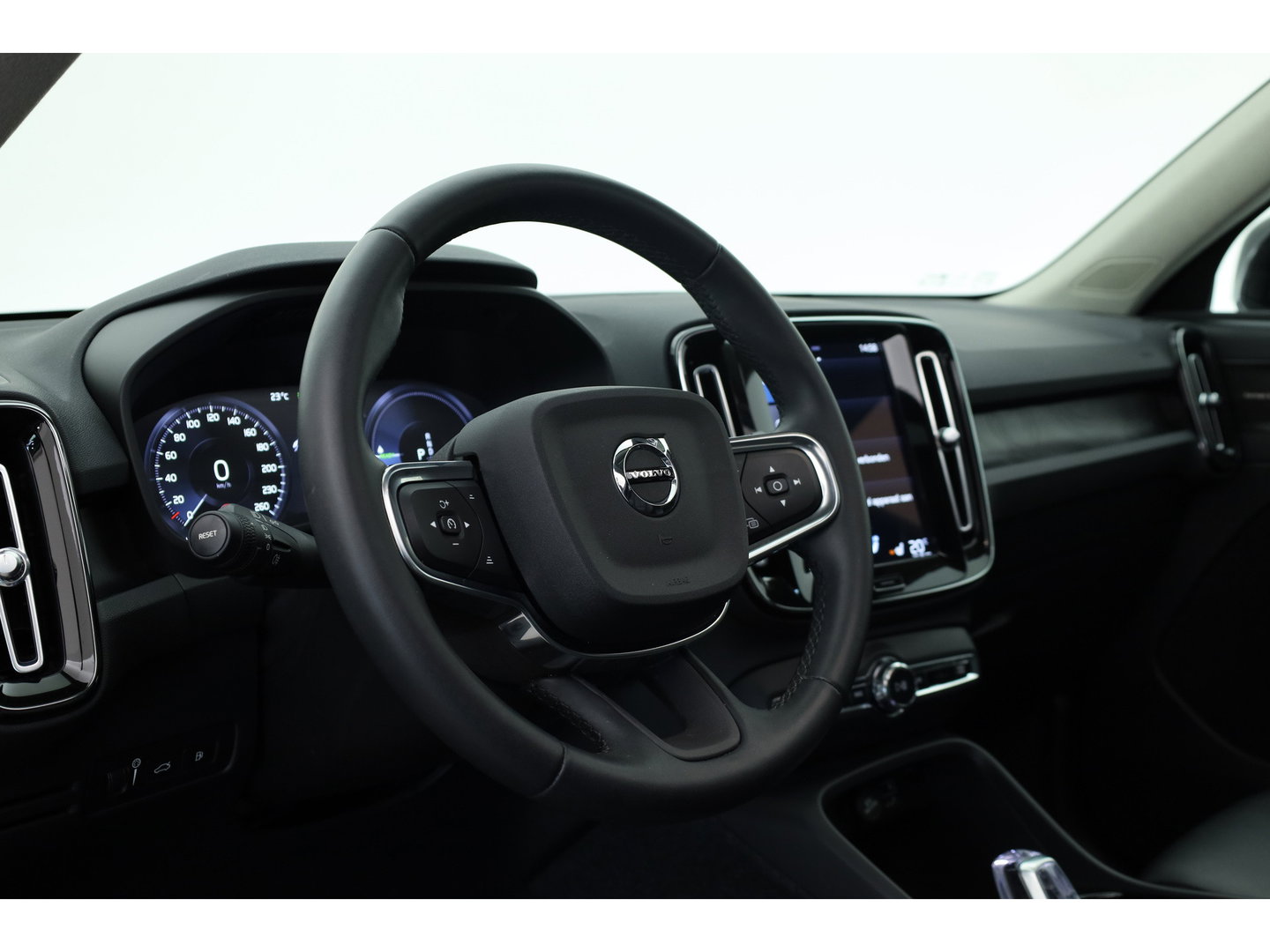 Volvo XC40 1.5 T5 Plug-in hybrid Ultimate Dark | SOH 95.9% | Pano | Leder | Adapt. Cruise | 360cam | Keyless | Stoel- Stuurverw. | Harman Kardon  x