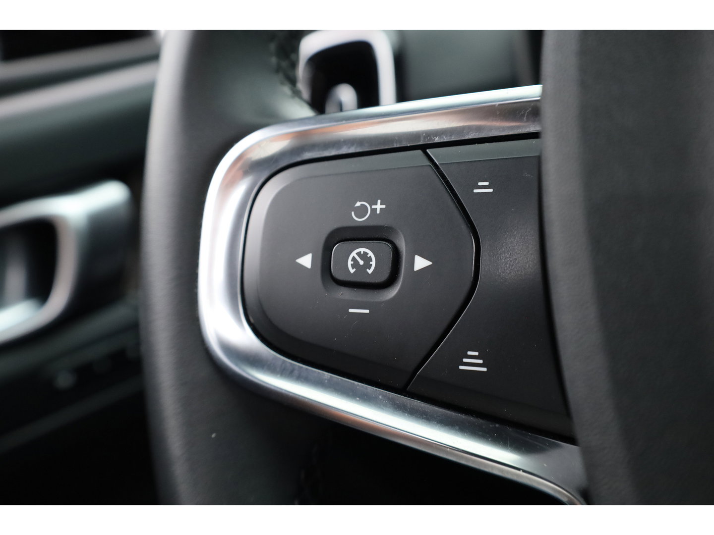 Volvo XC40 Recharge Twin Ultimate 78 kWh | Pano | 360cam | Pilot Assist | H&K Audio | Memory | Stoel- Stuurverw. |