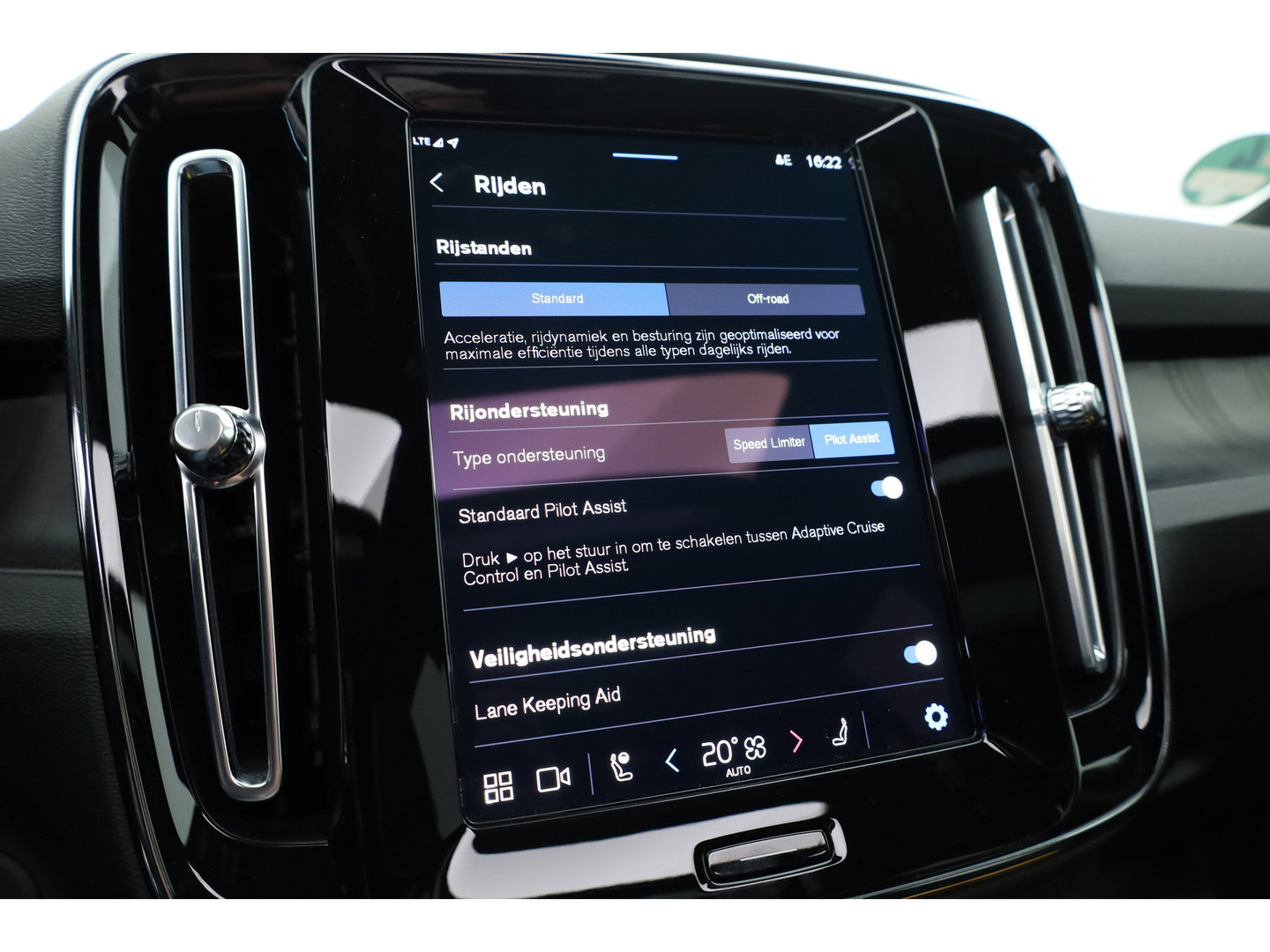 Volvo XC40 Recharge Twin Ultimate 78 kWh | Pano | 360cam | Pilot Assist | H&K Audio | Memory | Stoel- Stuurverw. |