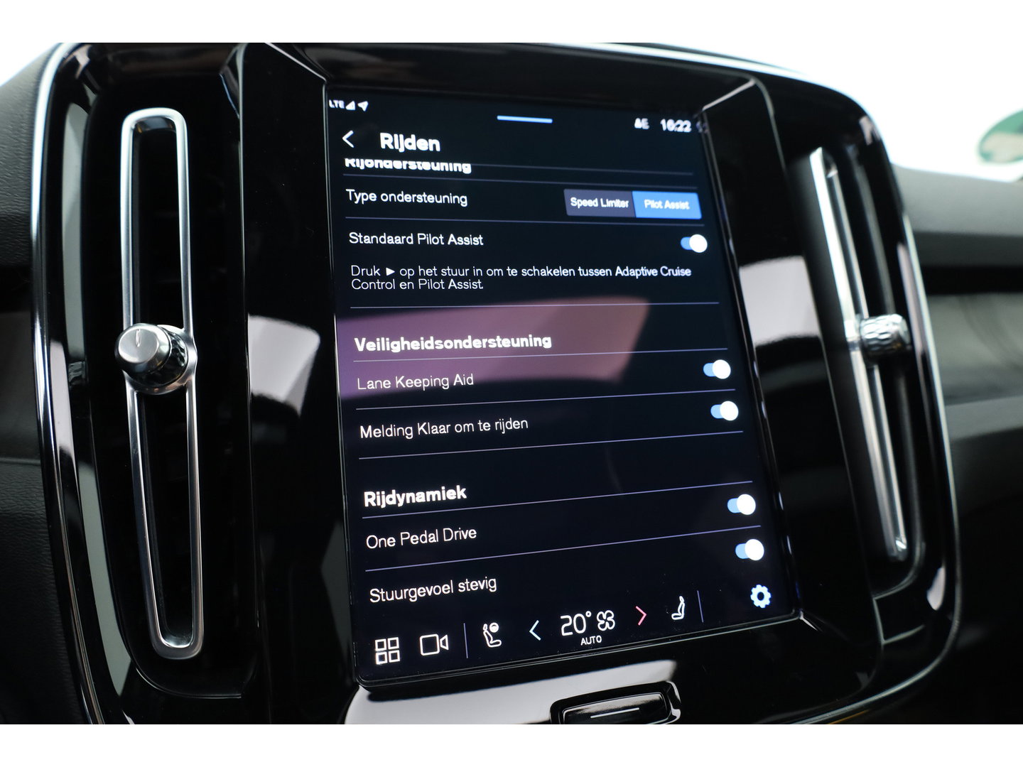 Volvo XC40 Recharge Twin Ultimate 78 kWh | Pano | 360cam | Pilot Assist | H&K Audio | Memory | Stoel- Stuurverw. |