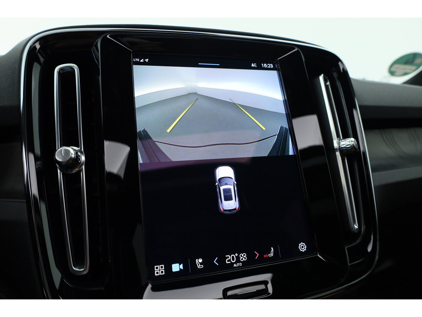 Volvo XC40 Recharge Twin Ultimate 78 kWh | Pano | 360cam | Pilot Assist | H&K Audio | Memory | Stoel- Stuurverw. |