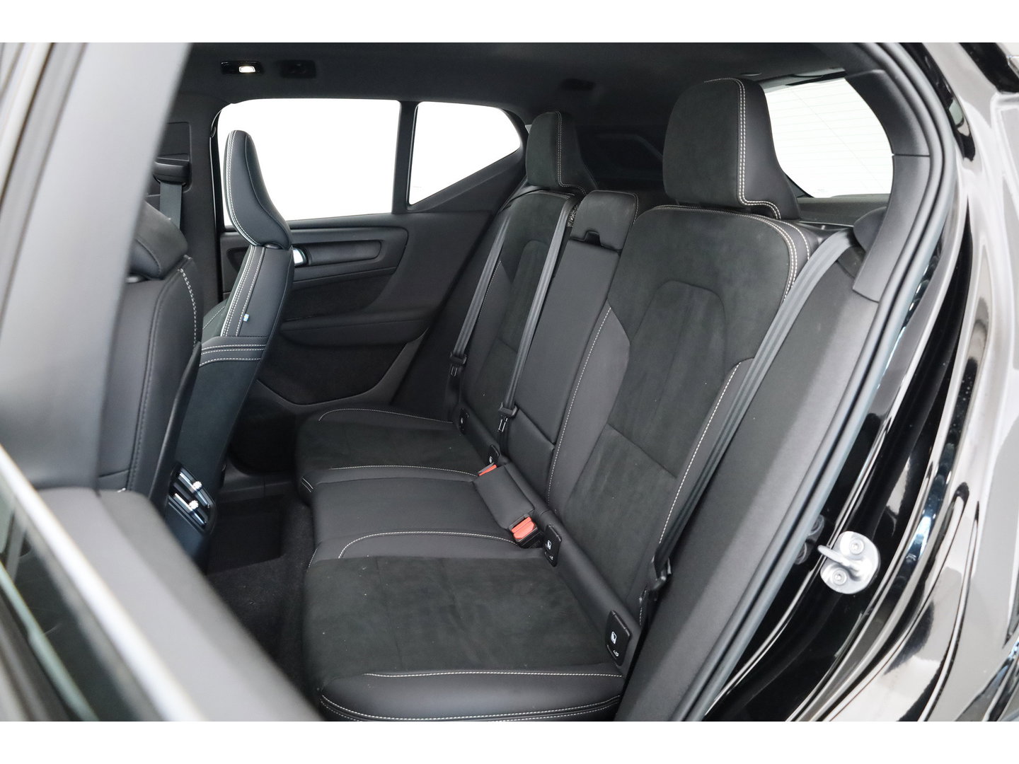 Volvo XC40 Recharge Twin Ultimate 78 kWh | Pano | 360cam | Pilot Assist | H&K Audio | Memory | Stoel- Stuurverw. |