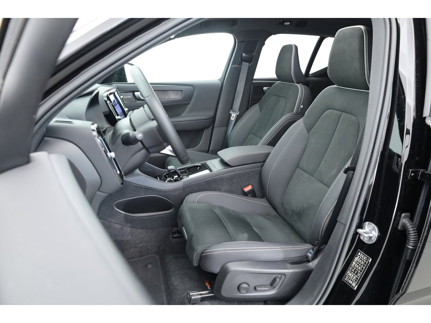 Volvo XC40 Recharge Twin Ultimate 78 kWh | Pano | 360cam | Pilot Assist | H&K Audio | Memory | Stoel- Stuurverw. |