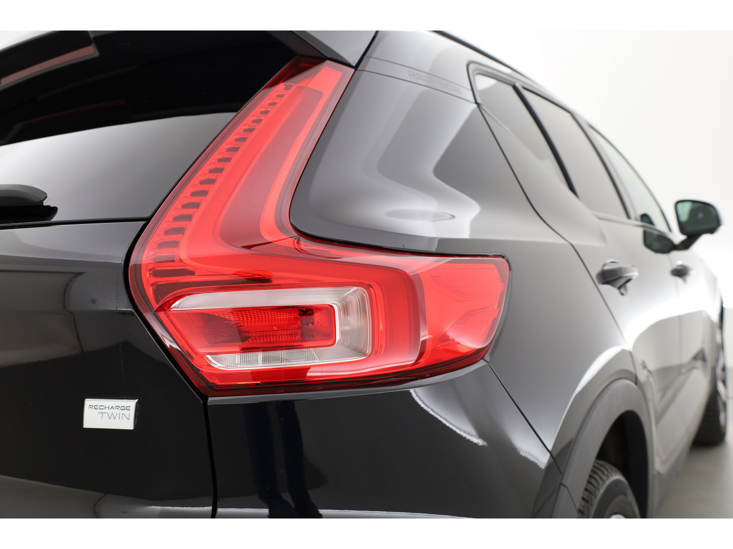 Volvo XC40 Recharge Twin Ultimate 78 kWh | Pano | 360cam | Pilot Assist | H&K Audio | Memory | Stoel- Stuurverw. |