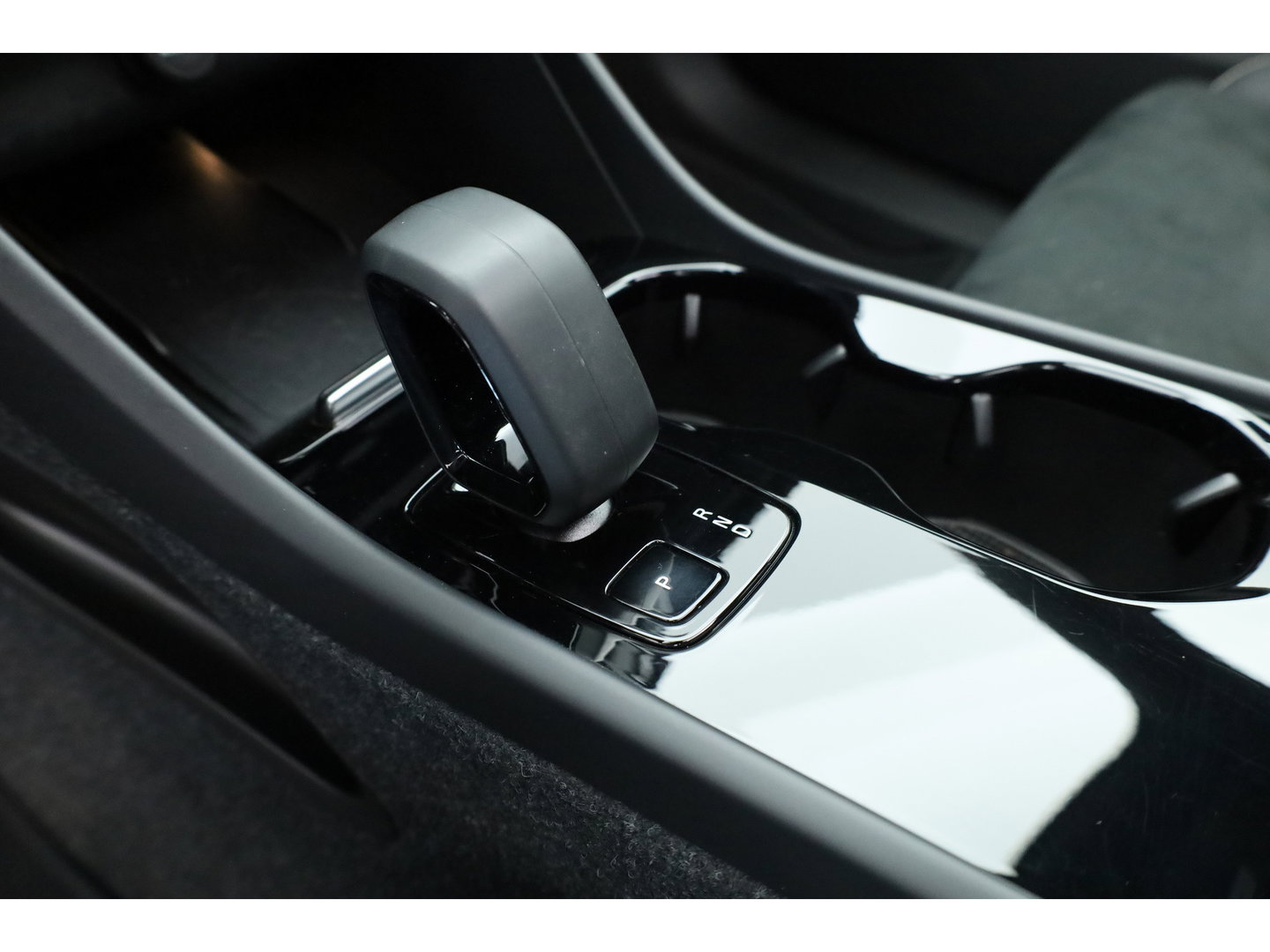 Volvo XC40 Recharge Twin Ultimate 78 kWh | Pano | 360cam | Pilot Assist | H&K Audio | Memory | Stoel- Stuurverw. |