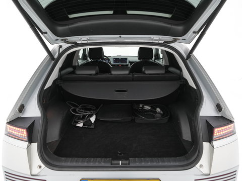 Hyundai IONIQ 5 Lounge 73kWh [ 3-Fase ] {SOH-97%} (INCL-BTW) Aut *HEATPUMP | LEATHER | PREMIUM-AUDIO | FULL-LED | ADAPTIVE-CRUISE | BLINDSPOT | DIGI-COCKPIT | AMBIENTLIGHT | DAB | SHIFTPADDLES | HEAD-UP | NAVI-FULLMAP | KEYLESS | ...