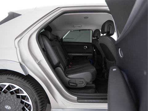 Hyundai IONIQ 5 Lounge 73kWh [ 3-Fase ] {SOH-97%} (INCL-BTW) Aut *HEATPUMP | LEATHER | PREMIUM-AUDIO | FULL-LED | ADAPTIVE-CRUISE | BLINDSPOT | DIGI-COCKPIT | AMBIENTLIGHT | DAB | SHIFTPADDLES | HEAD-UP | NAVI-FULLMAP | KEYLESS | ...