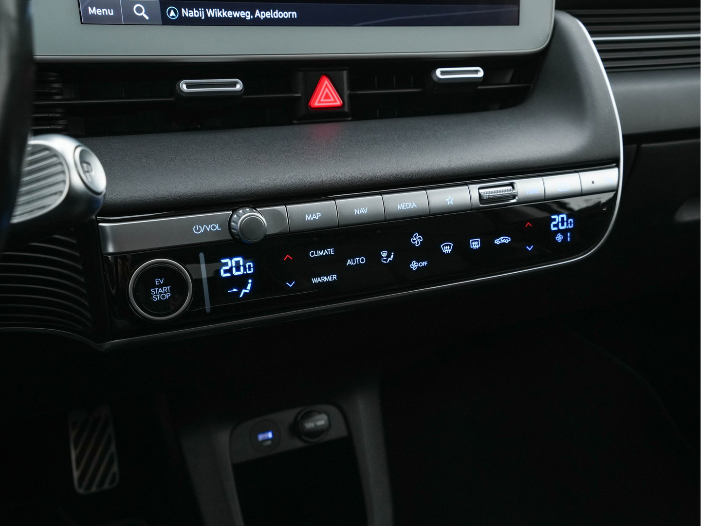 Hyundai IONIQ 5 Lounge 73kWh [ 3-Fase ] {SOH-97%} (INCL-BTW) Aut *HEATPUMP | LEATHER | PREMIUM-AUDIO | FULL-LED | ADAPTIVE-CRUISE | BLINDSPOT | DIGI-COCKPIT | AMBIENTLIGHT | DAB | SHIFTPADDLES | HEAD-UP | NAVI-FULLMAP | KEYLESS | ...
