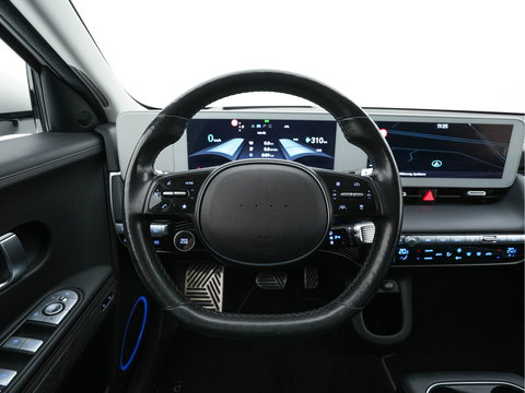 Hyundai IONIQ 5 Lounge 73kWh [ 3-Fase ] {SOH-97%} (INCL-BTW) Aut *HEATPUMP | LEATHER | PREMIUM-AUDIO | FULL-LED | ADAPTIVE-CRUISE | BLINDSPOT | DIGI-COCKPIT | AMBIENTLIGHT | DAB | SHIFTPADDLES | HEAD-UP | NAVI-FULLMAP | KEYLESS | ...