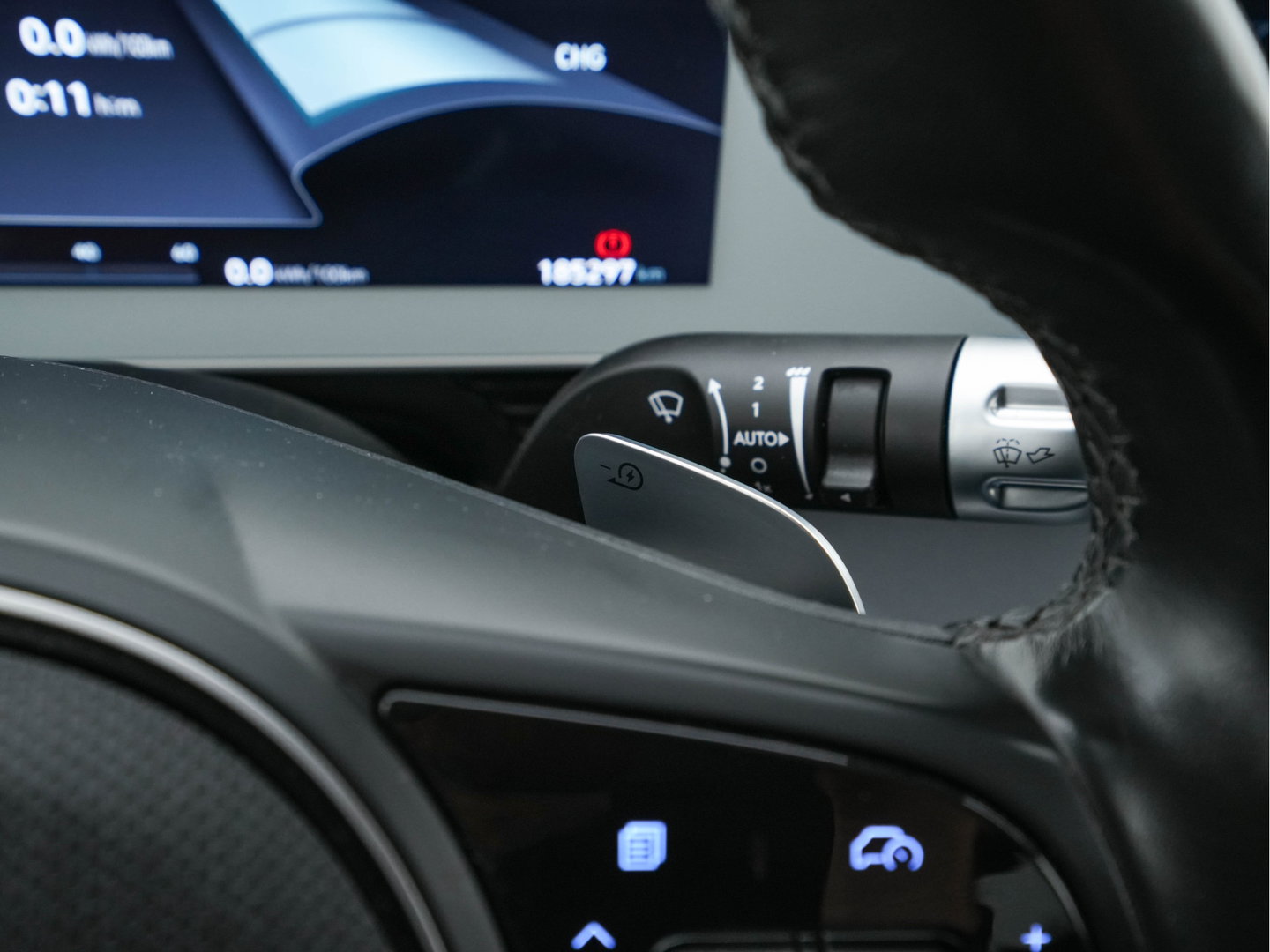 Hyundai IONIQ 5 Lounge 73kWh [ 3-Fase ] {SOH-97%} (INCL-BTW) Aut *HEATPUMP | LEATHER | PREMIUM-AUDIO | FULL-LED | ADAPTIVE-CRUISE | BLINDSPOT | DIGI-COCKPIT | AMBIENTLIGHT | DAB | SHIFTPADDLES | HEAD-UP | NAVI-FULLMAP | KEYLESS | ...
