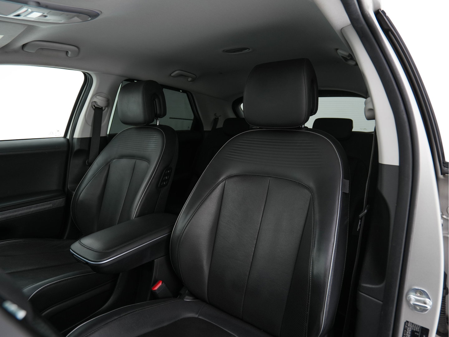 Hyundai IONIQ 5 Lounge 73kWh [ 3-Fase ] {SOH-97%} (INCL-BTW) Aut *HEATPUMP | LEATHER | PREMIUM-AUDIO | FULL-LED | ADAPTIVE-CRUISE | BLINDSPOT | DIGI-COCKPIT | AMBIENTLIGHT | DAB | SHIFTPADDLES | HEAD-UP | NAVI-FULLMAP | KEYLESS | ...