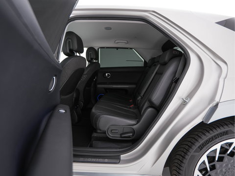 Hyundai IONIQ 5 Lounge 73kWh [ 3-Fase ] {SOH-97%} (INCL-BTW) Aut *HEATPUMP | LEATHER | PREMIUM-AUDIO | FULL-LED | ADAPTIVE-CRUISE | BLINDSPOT | DIGI-COCKPIT | AMBIENTLIGHT | DAB | SHIFTPADDLES | HEAD-UP | NAVI-FULLMAP | KEYLESS | ...