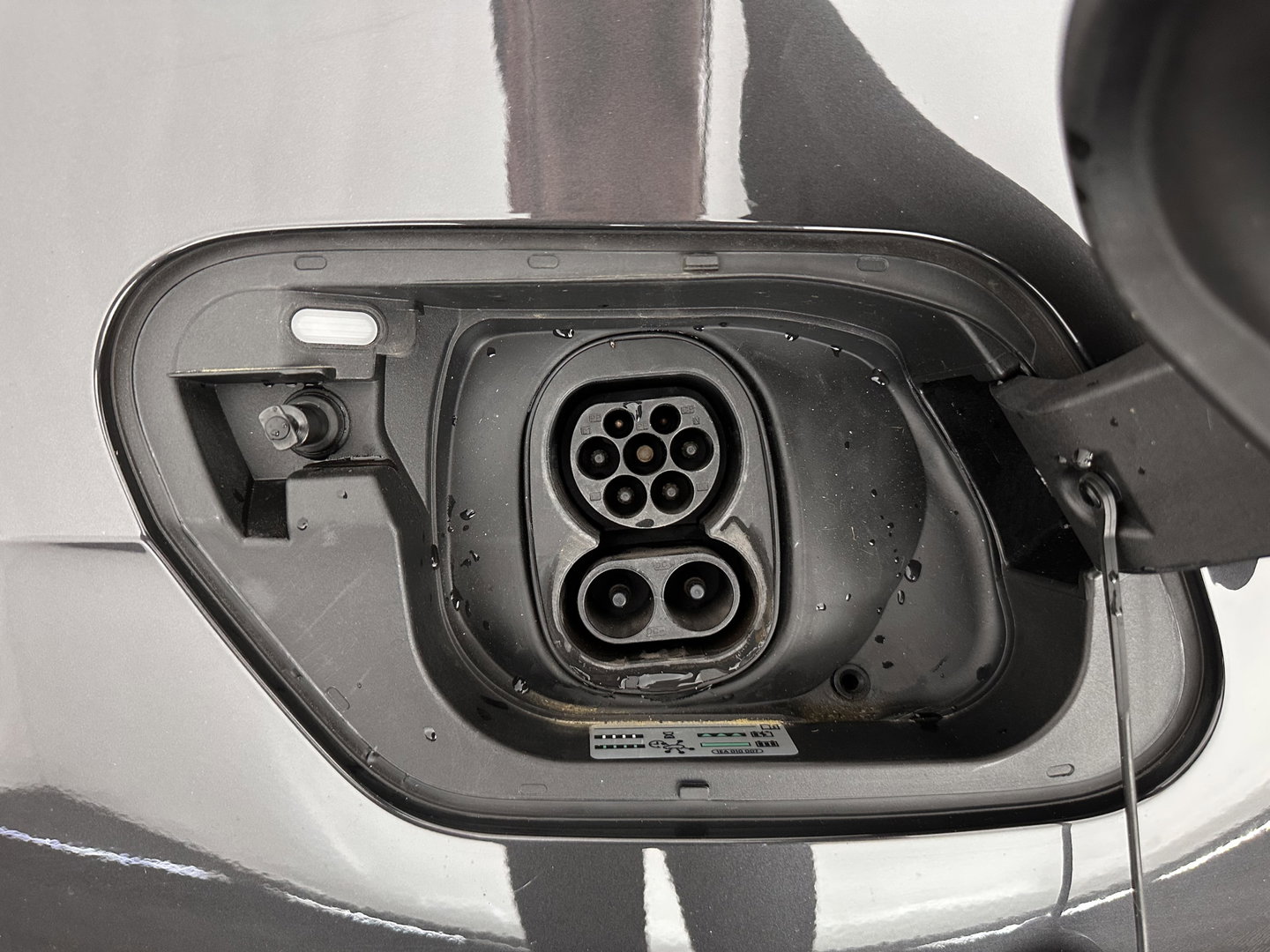 Volkswagen ID.3 First Plus 58 kWh [ 3-Fase ] (INCL.BTW) Aut. *FULL-LED | HEATED-COMFORTSEATS | CAMERA | DIGI-COCKPIT | NAVI-FULLMAP | KEYLESS | PRIVACY-GLASS | AMBIENT-LIGHT | ECC | PDC | CRUISE | 19''ALU*