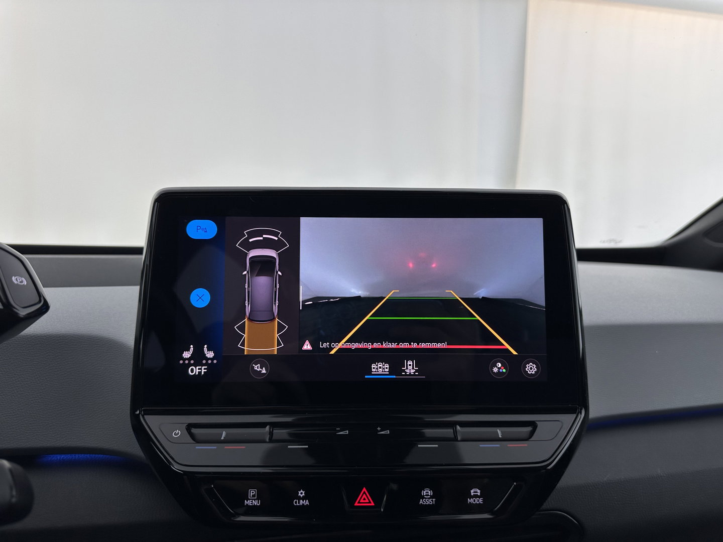Volkswagen ID.3 First Plus 58 kWh [ 3-Fase ] (INCL.BTW) Aut. *FULL-LED | HEATED-COMFORTSEATS | CAMERA | DIGI-COCKPIT | NAVI-FULLMAP | KEYLESS | PRIVACY-GLASS | AMBIENT-LIGHT | ECC | PDC | CRUISE | 19''ALU*
