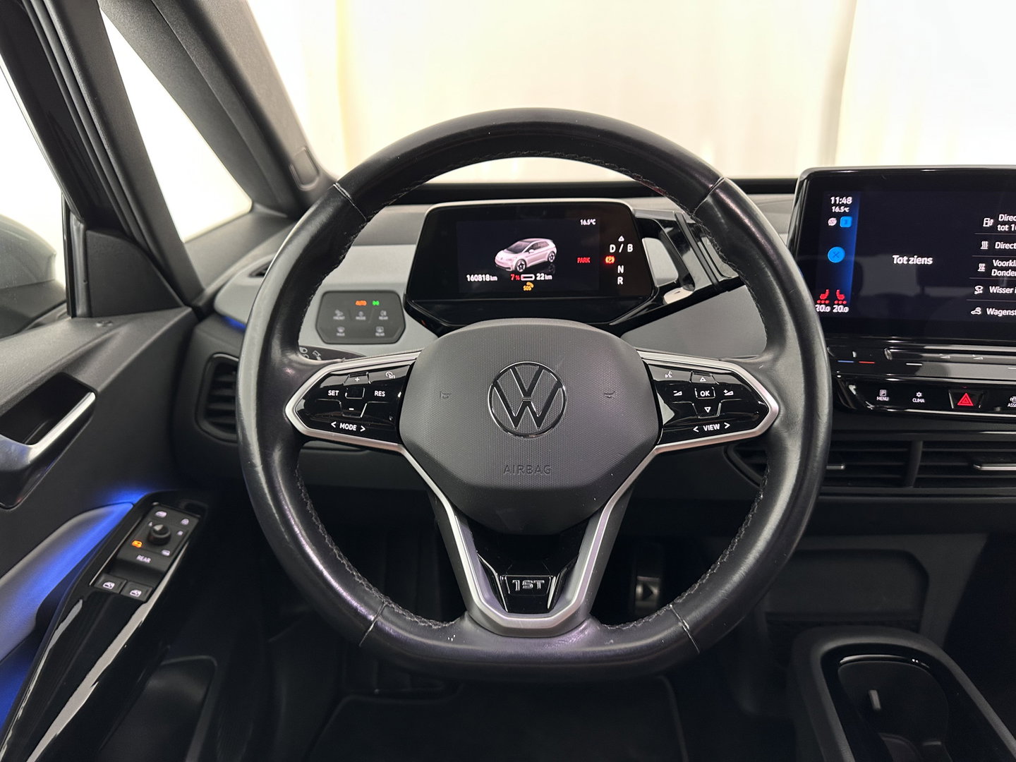 Volkswagen ID.3 First Plus 58 kWh [ 3-Fase ] (INCL.BTW) Aut. *FULL-LED | HEATED-COMFORTSEATS | CAMERA | DIGI-COCKPIT | NAVI-FULLMAP | KEYLESS | PRIVACY-GLASS | AMBIENT-LIGHT | ECC | PDC | CRUISE | 19''ALU*