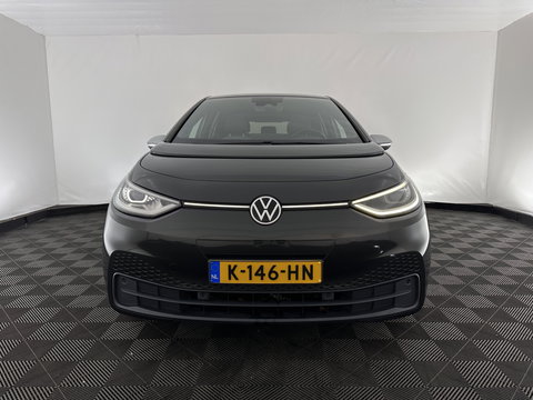 Volkswagen ID.3 First Plus 58 kWh [ 3-Fase ] (INCL.BTW) Aut. *FULL-LED | HEATED-COMFORTSEATS | CAMERA | DIGI-COCKPIT | NAVI-FULLMAP | KEYLESS | PRIVACY-GLASS | AMBIENT-LIGHT | ECC | PDC | CRUISE | 19''ALU*