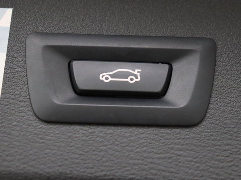 BMW X1 sDrive20i Business Edition Plus | Leder | Head-Up | Trekhaak | Stoelverwarming | Carplay | Sfeerverlichting | Full LED | Navigatie | Sportstoelen | Climate control | Parkeerhulp | Cruise control