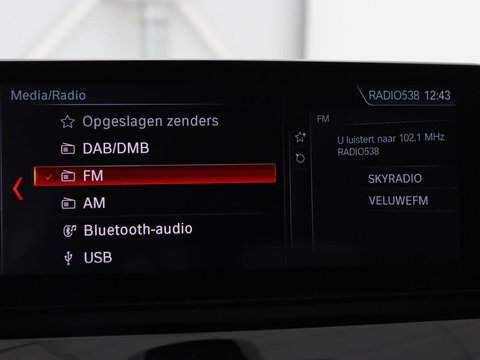 BMW X1 sDrive20i Business Edition Plus | Leder | Head-Up | Trekhaak | Stoelverwarming | Carplay | Sfeerverlichting | Full LED | Navigatie | Sportstoelen | Climate control | Parkeerhulp | Cruise control