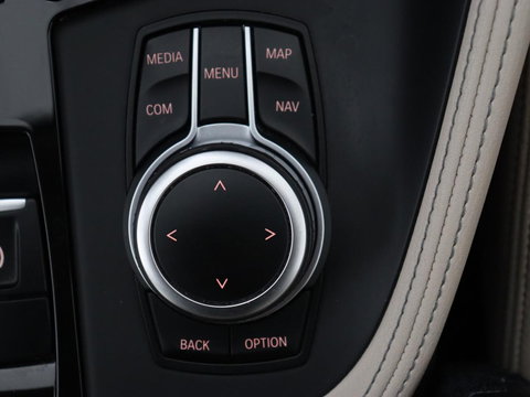 BMW X1 sDrive20i Business Edition Plus | Leder | Head-Up | Trekhaak | Stoelverwarming | Carplay | Sfeerverlichting | Full LED | Navigatie | Sportstoelen | Climate control | Parkeerhulp | Cruise control