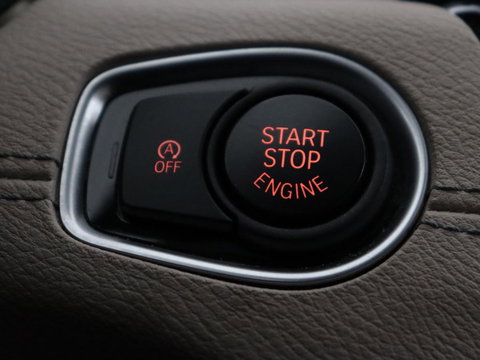 BMW X1 sDrive20i Business Edition Plus | Leder | Head-Up | Trekhaak | Stoelverwarming | Carplay | Sfeerverlichting | Full LED | Navigatie | Sportstoelen | Climate control | Parkeerhulp | Cruise control