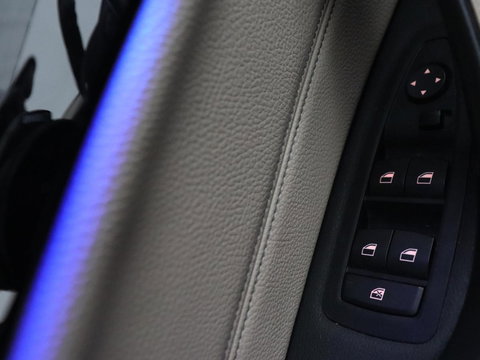 BMW X1 sDrive20i Business Edition Plus | Leder | Head-Up | Trekhaak | Stoelverwarming | Carplay | Sfeerverlichting | Full LED | Navigatie | Sportstoelen | Climate control | Parkeerhulp | Cruise control
