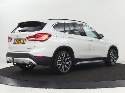 BMW X1 sDrive20i Business Edition Plus | Leder | Head-Up | Trekhaak | Stoelverwarming | Carplay | Sfeerverlichting | Full LED | Navigatie | Sportstoelen | Climate control | Parkeerhulp | Cruise control