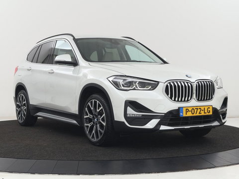 BMW X1 sDrive20i Business Edition Plus | Leder | Head-Up | Trekhaak | Stoelverwarming | Carplay | Sfeerverlichting | Full LED | Navigatie | Sportstoelen | Climate control | Parkeerhulp | Cruise control