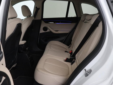 BMW X1 sDrive20i Business Edition Plus | Leder | Head-Up | Trekhaak | Stoelverwarming | Carplay | Sfeerverlichting | Full LED | Navigatie | Sportstoelen | Climate control | Parkeerhulp | Cruise control