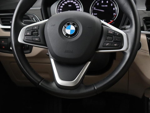BMW X1 sDrive20i Business Edition Plus | Leder | Head-Up | Trekhaak | Stoelverwarming | Carplay | Sfeerverlichting | Full LED | Navigatie | Sportstoelen | Climate control | Parkeerhulp | Cruise control